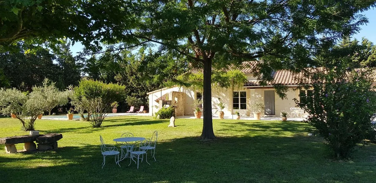 Une Halte En Provence Graveson Bed & Breakfast